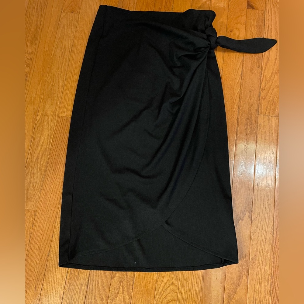 H&M Black Midi Skirt with Tie Detail